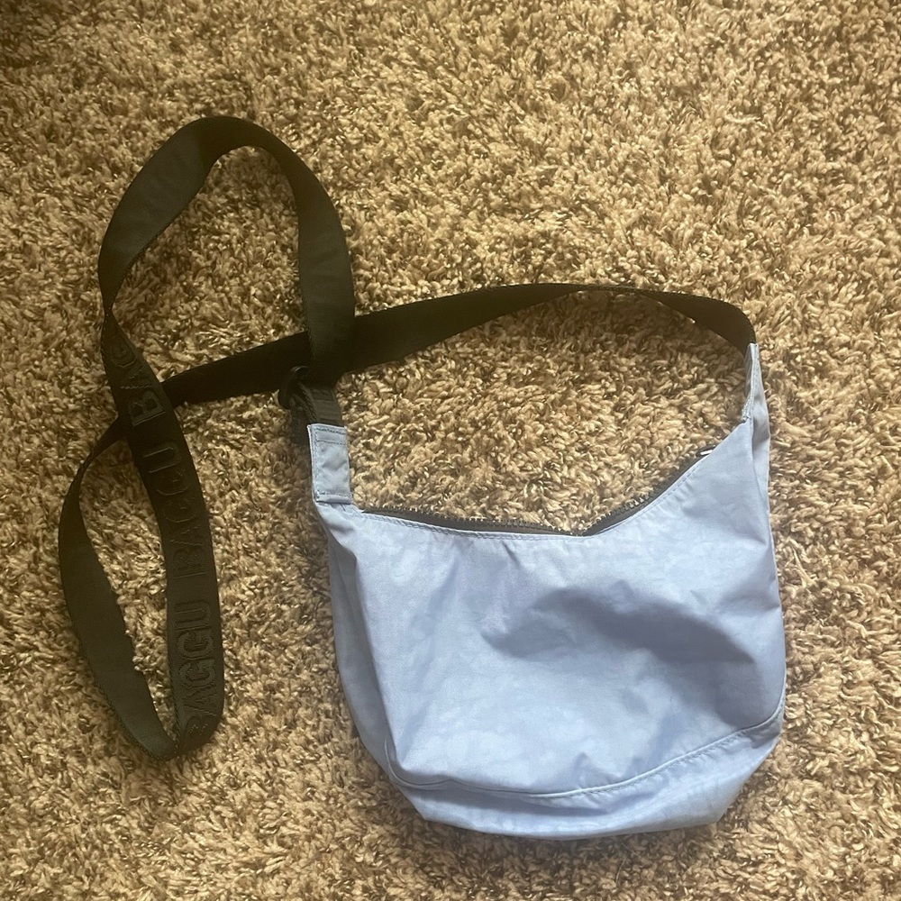 BAGGU Small Nylon Crescent Cornflower